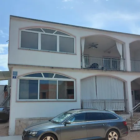 Appartamento With Parking Space Pirovac, Sibenik - 25146