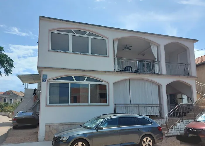 Apartment With Parking Space Pirovac, Sibenik - 25146