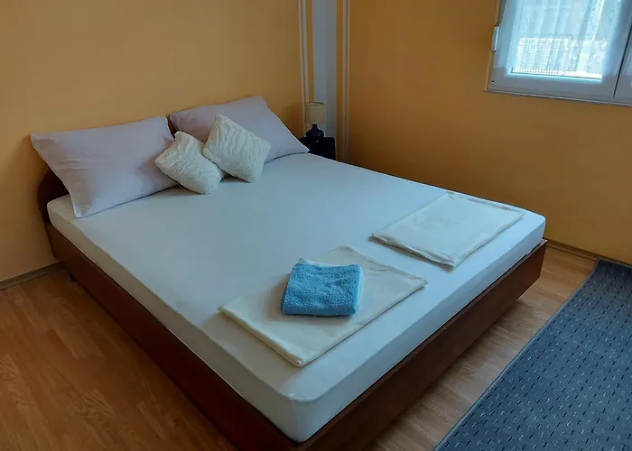 Apartment With Parking Space Pirovac, Sibenik - 25146 *