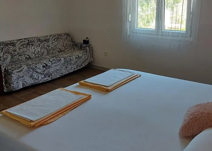 With Parking Space Pirovac, Sibenik - 25146 بيروفاتش